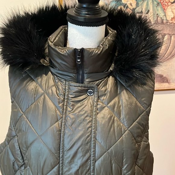Michael Kors Olive Hooded Puffer Vest size Large - Picture 7 of 13